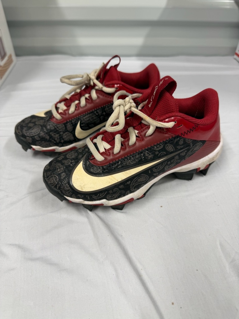 NIKE FASTFLEX KYLER
MURRAY LOW TOP Athletic 
CLEATS SIZE 13C KIDS
FN6729-600
